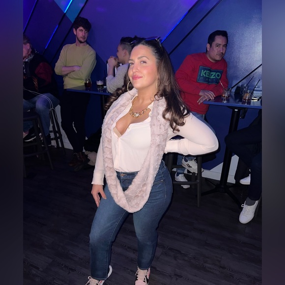 Meet your Posher, Ruby - Picture 9 of 9